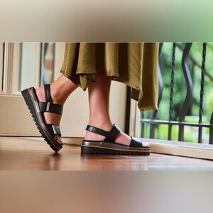 Mephisto  Black Leather Sandals for Women